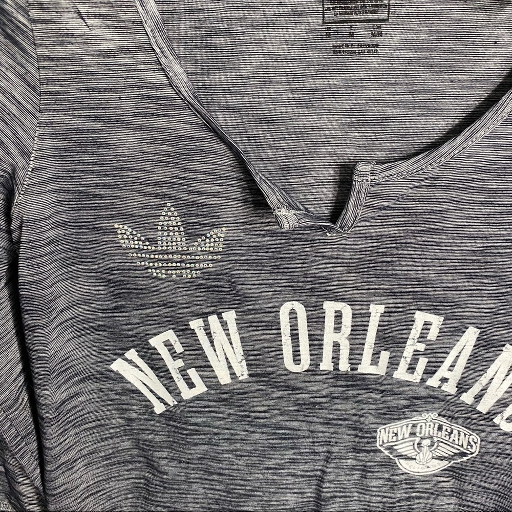 Adidas New Orleans Pelicans Rhinestone Top NWT Medium - Picture 3 of 7